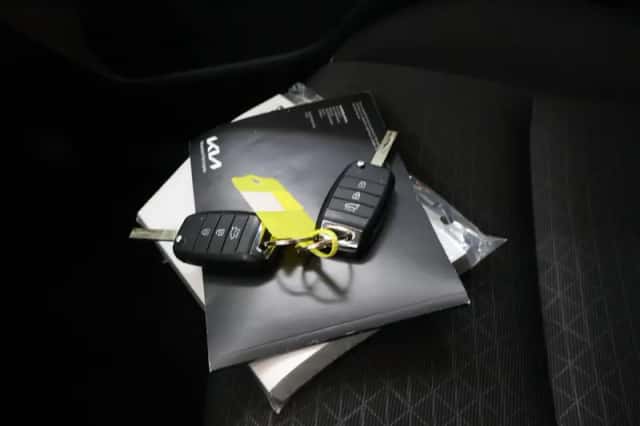 Kia Picanto (2022) thumbnail 21