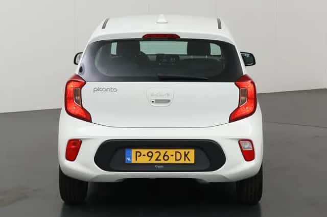 Kia Picanto (2022) thumbnail 4