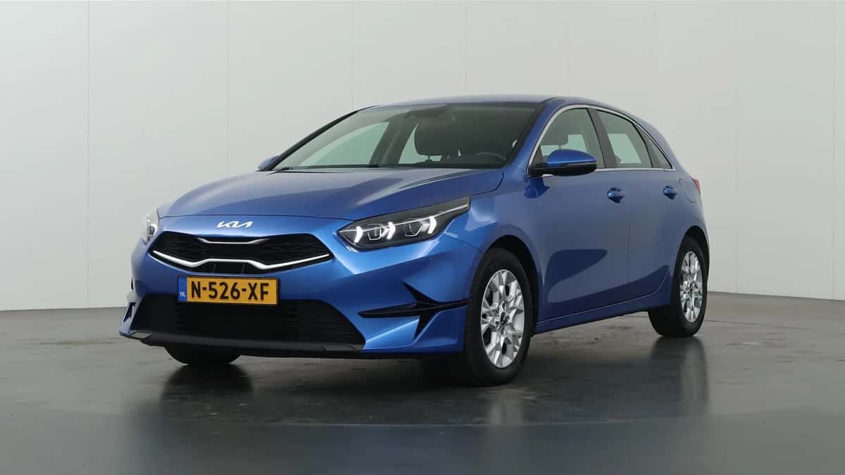 Kia Ceed (2022) — foto 1