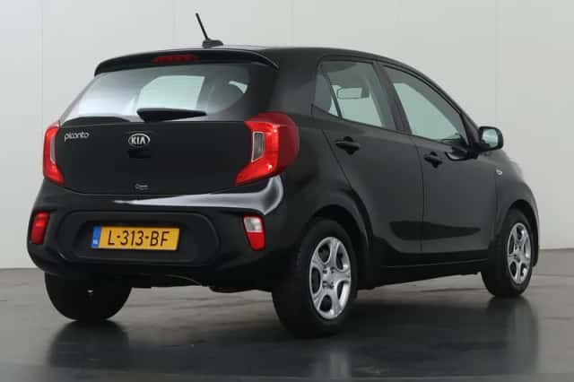 Kia Picanto (2021) thumbnail 2
