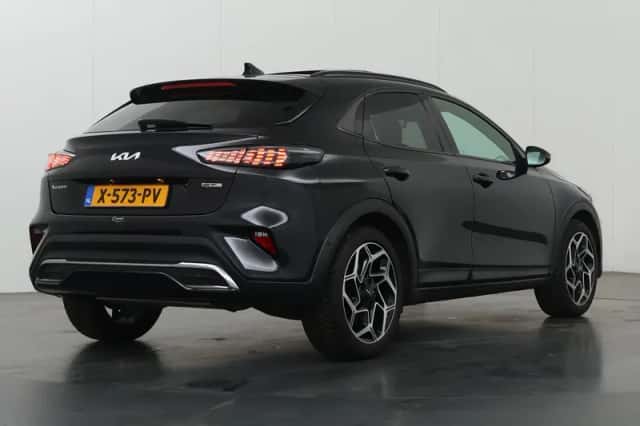 Kia XCeed (2024) thumbnail 2