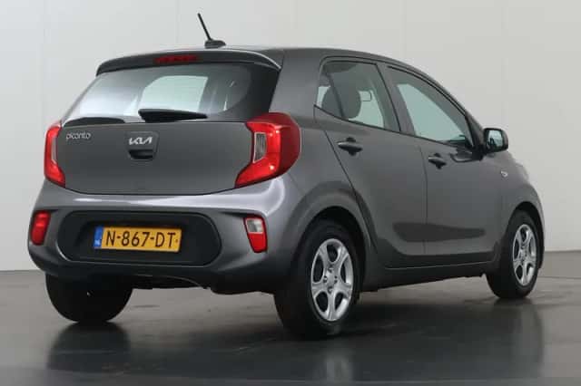 Kia Picanto (2021) thumbnail 2