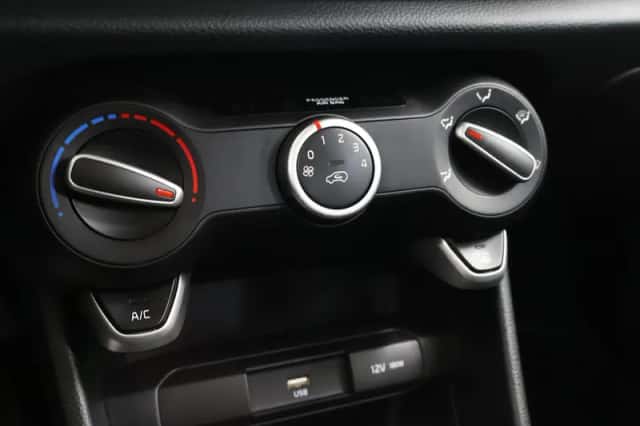 Kia Picanto (2021) thumbnail 20