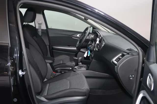 Kia Ceed (2025) thumbnail 7