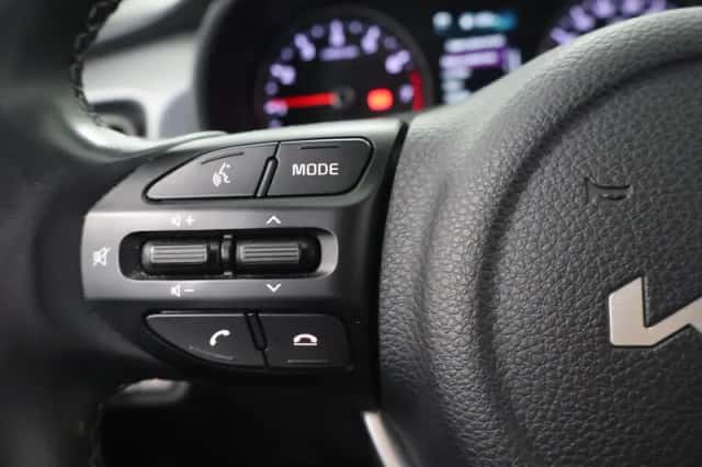 Kia Rio (2022) thumbnail 29