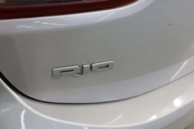 Kia Rio (2022) thumbnail 35