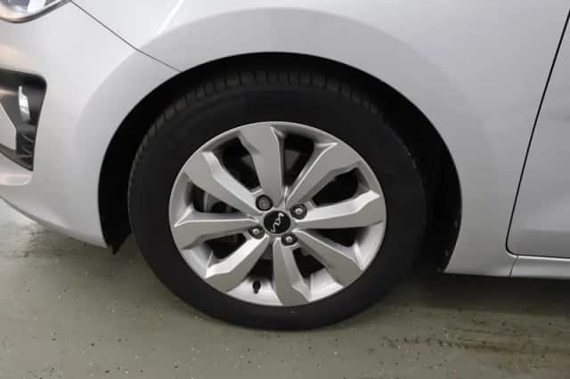 Kia Rio (2022) thumbnail 36