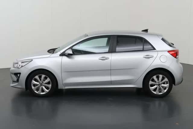 Kia Rio (2022) thumbnail 5