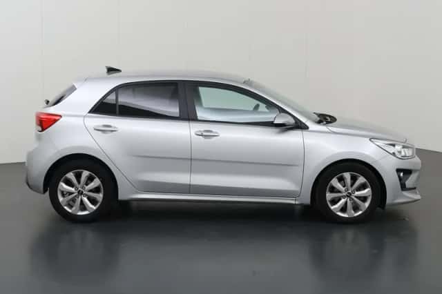 Kia Rio (2022) thumbnail 6