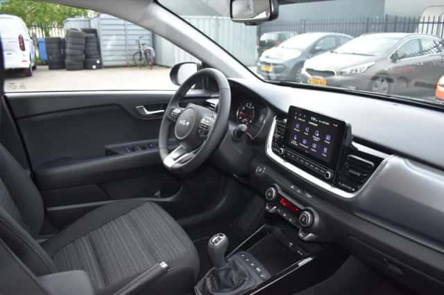 Kia Stonic (2025) thumbnail 10