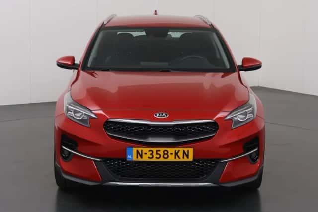 Kia XCeed (2021) thumbnail 3