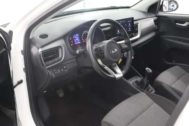 Kia Stonic (2021) thumbnail 7