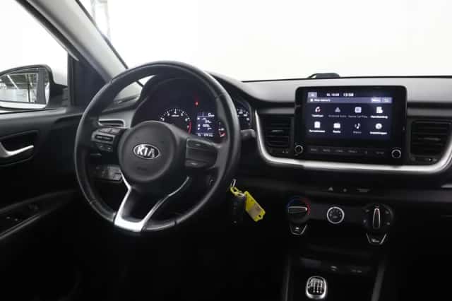 Kia Stonic (2021) thumbnail 9