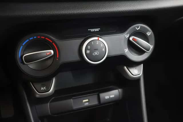 Kia Picanto (2024) thumbnail 18