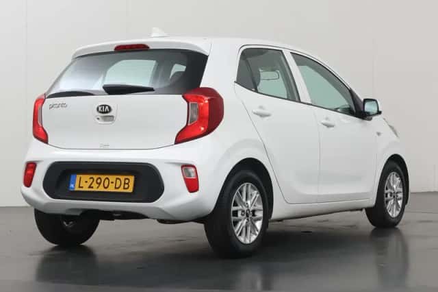 Kia Picanto (2021) thumbnail 2