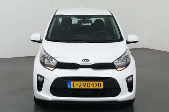 Kia Picanto (2021) thumbnail 3