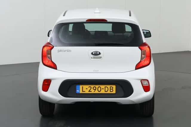 Kia Picanto (2021) thumbnail 4