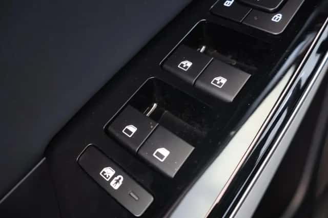 Kia EV6 (2022) thumbnail 36