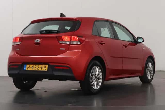 Kia Rio (2020) thumbnail 2