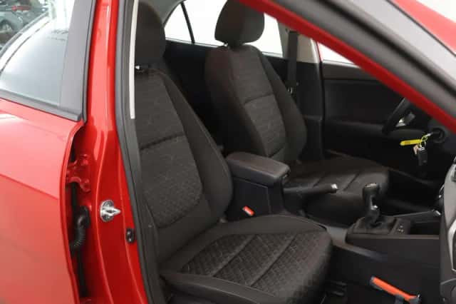 Kia Rio (2020) thumbnail 11