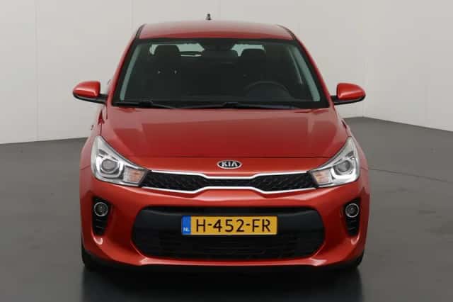 Kia Rio (2020) thumbnail 3