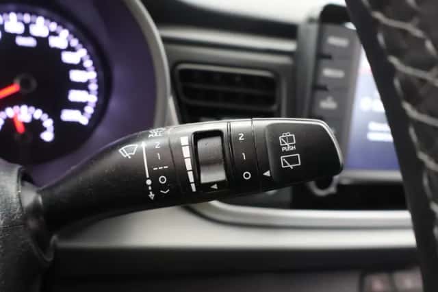 Kia Rio (2020) thumbnail 26