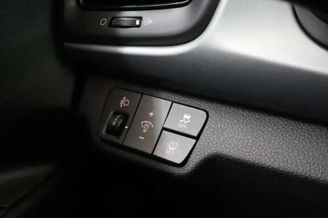 Kia Rio (2020) thumbnail 29