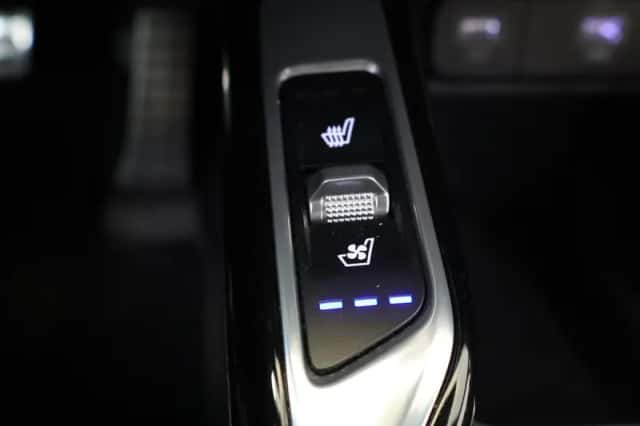 Kia Sorento (2022) thumbnail 26