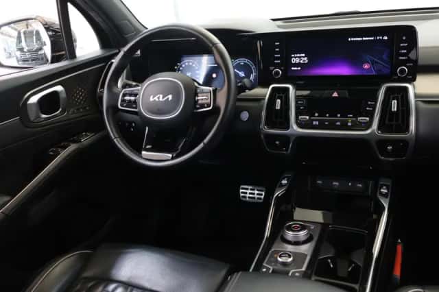 Kia Sorento (2022) thumbnail 9