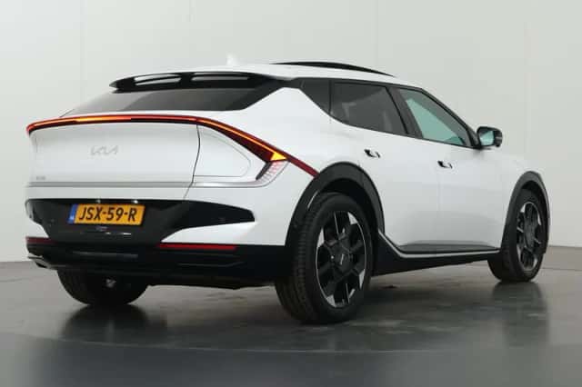 Kia EV6 (2026) thumbnail 2