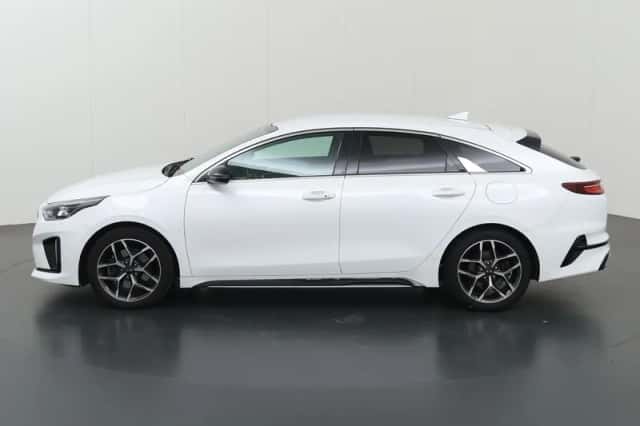 Kia Proceed (2021) thumbnail 5