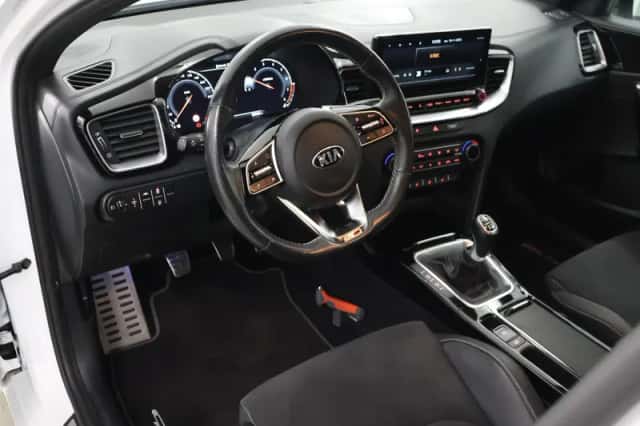 Kia Proceed (2021) thumbnail 7