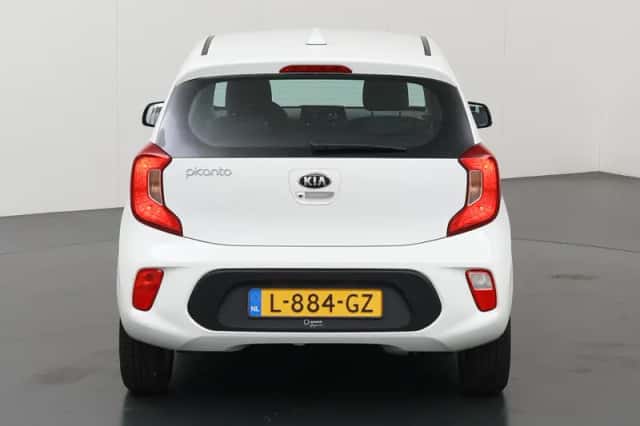 Kia Picanto (2021) thumbnail 4