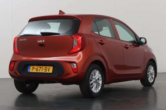 Kia Picanto (2022) thumbnail 2