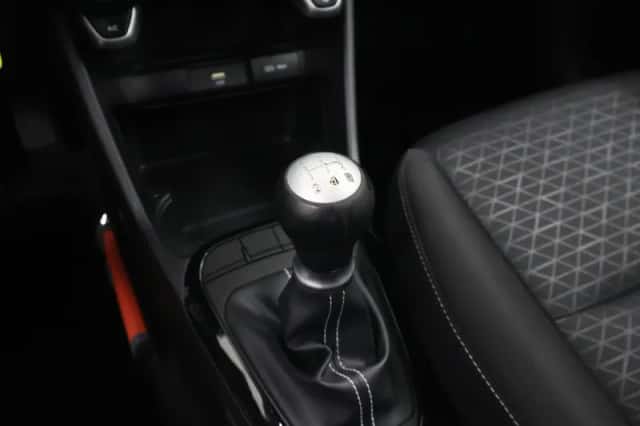 Kia Picanto (2022) thumbnail 17