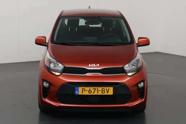Kia Picanto (2022) thumbnail 3