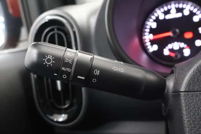 Kia Picanto (2022) thumbnail 24