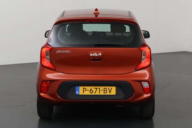 Kia Picanto (2022) thumbnail 4