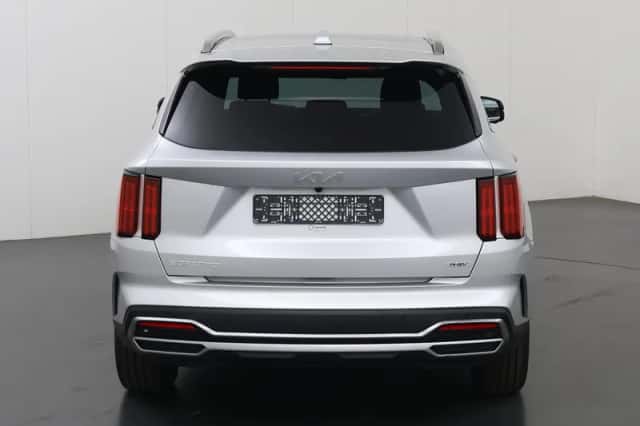 Kia Sorento (2023) thumbnail 4