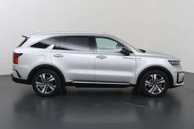 Kia Sorento (2023) thumbnail 6
