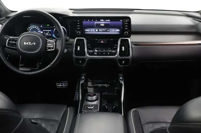 Kia Sorento (2023) thumbnail 8