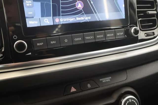 Kia Rio (2022) thumbnail 19