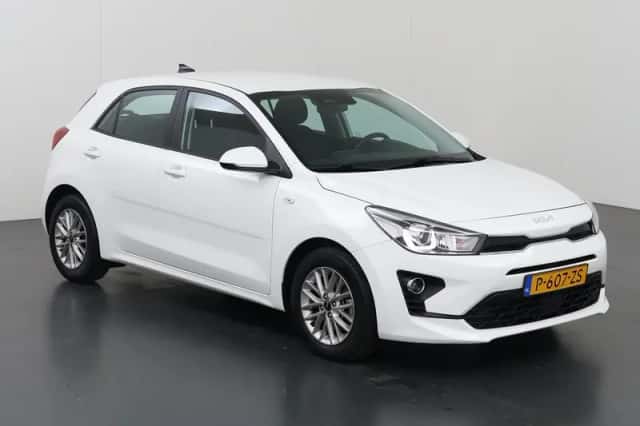 Kia Rio (2022) thumbnail 23