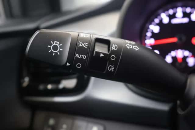 Kia Rio (2022) thumbnail 29