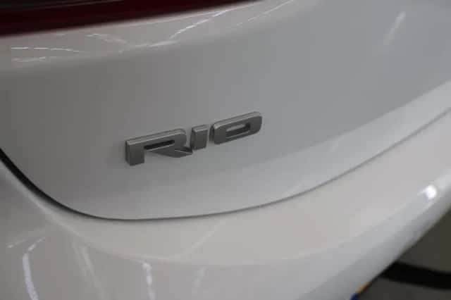 Kia Rio (2022) thumbnail 33