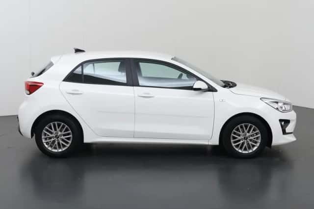 Kia Rio (2022) thumbnail 6
