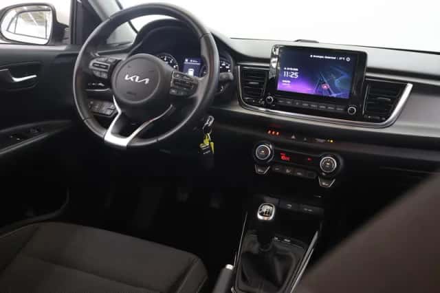 Kia Rio (2022) thumbnail 9