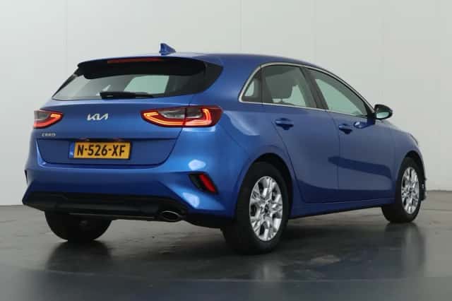 Kia Ceed (2022) thumbnail 2
