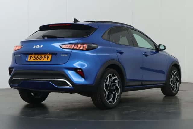 Kia XCeed (2024) thumbnail 2