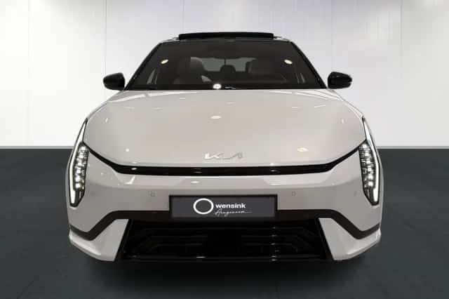 Kia EV4 (2026) thumbnail 3